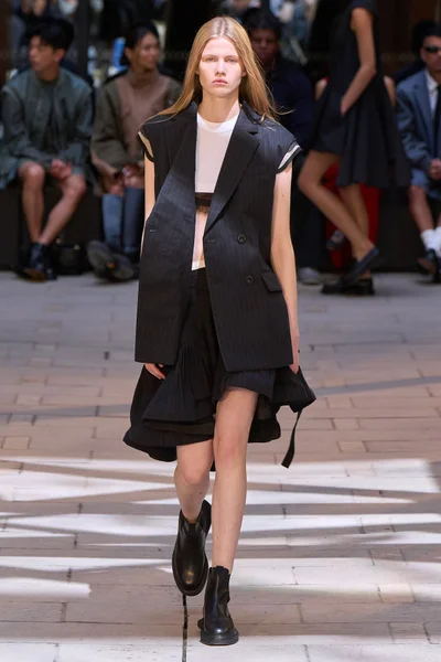 Look 17
